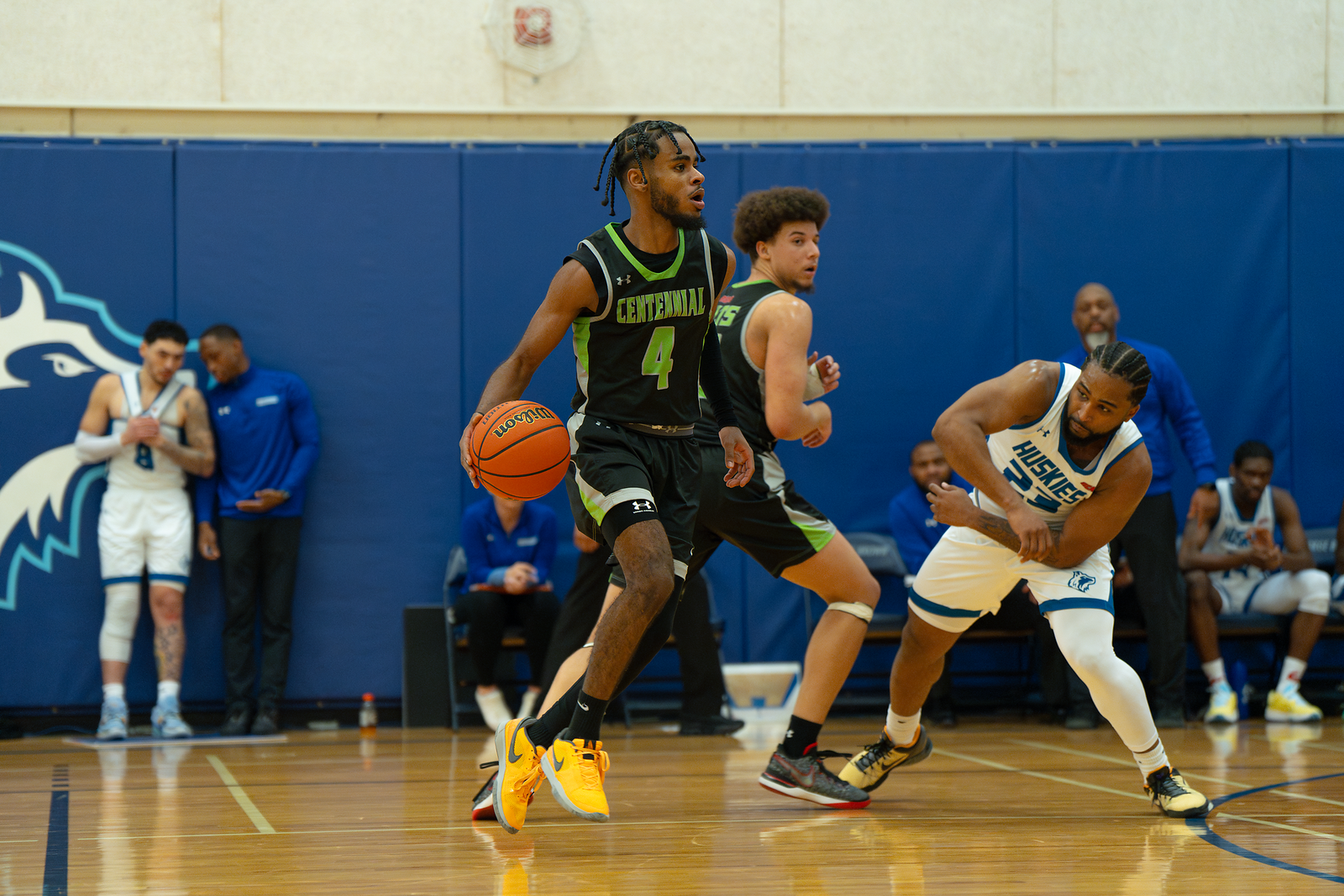 Colts Fall to Huskies in Season Finale