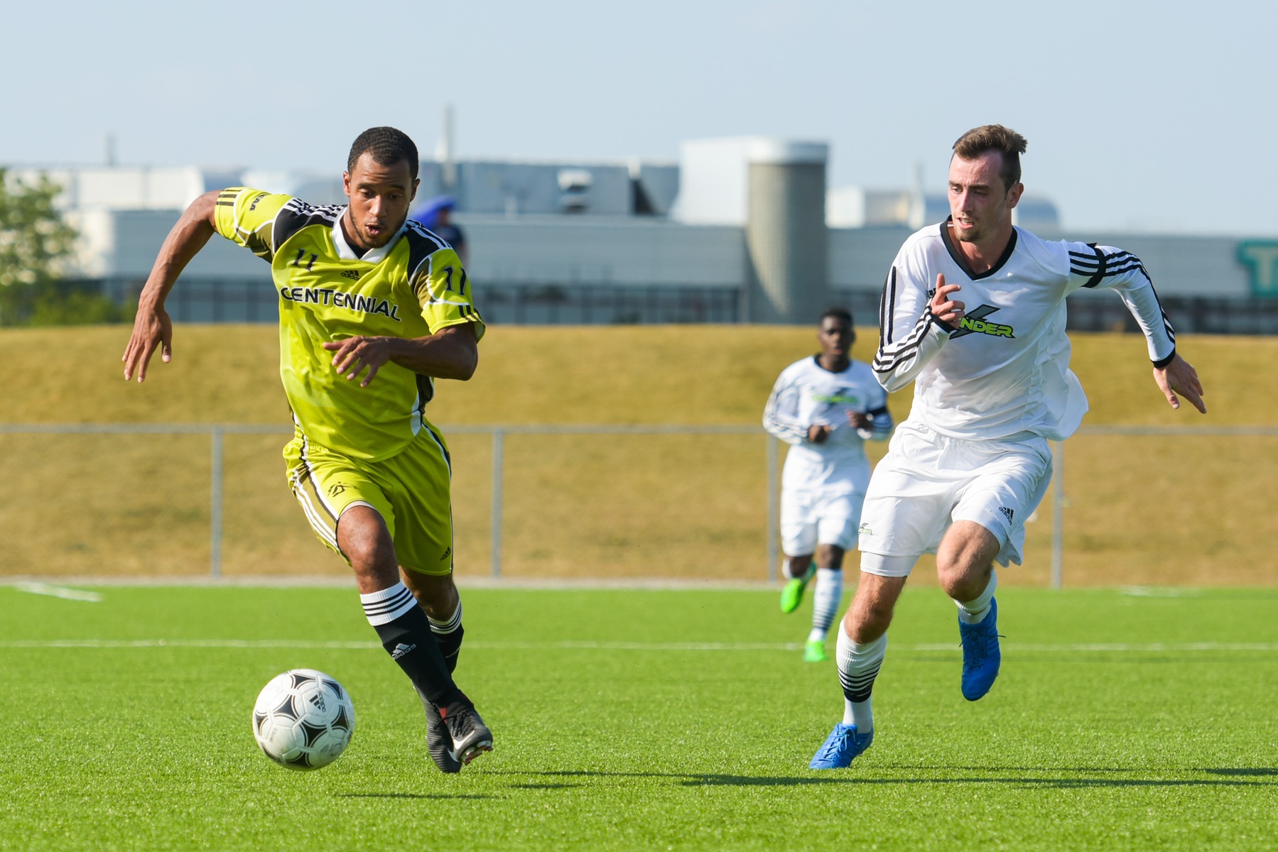 Tristan Wilson (11) of the Centennial Colet's runs with the ball against an Algonquin Thunder defender in their 1-0 loss against the Thunder at AWC Turf Field on September 23, 2017. (Photo by: Yvano Antonio/Colts Marketing)