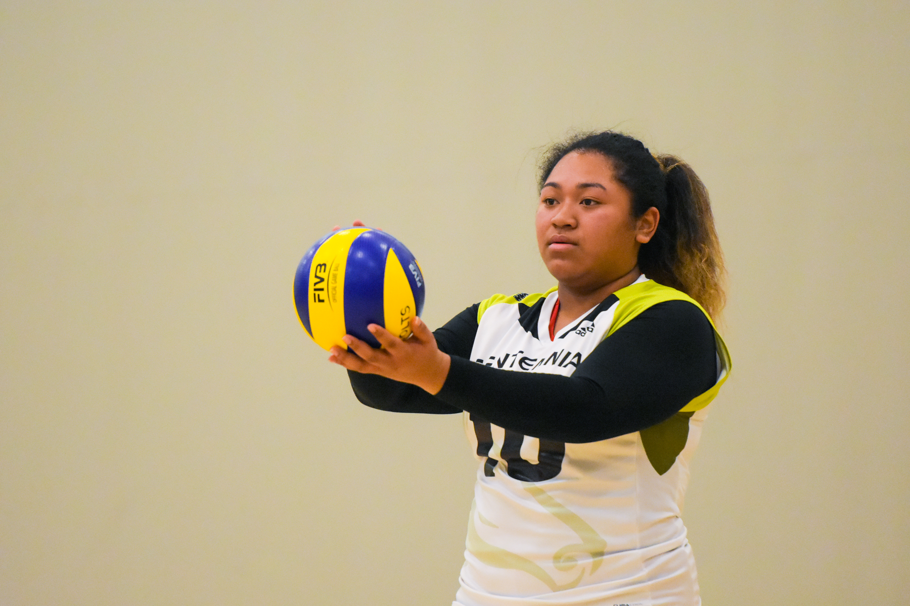 Womens Volleyball Bounce Back to Crush La Cite