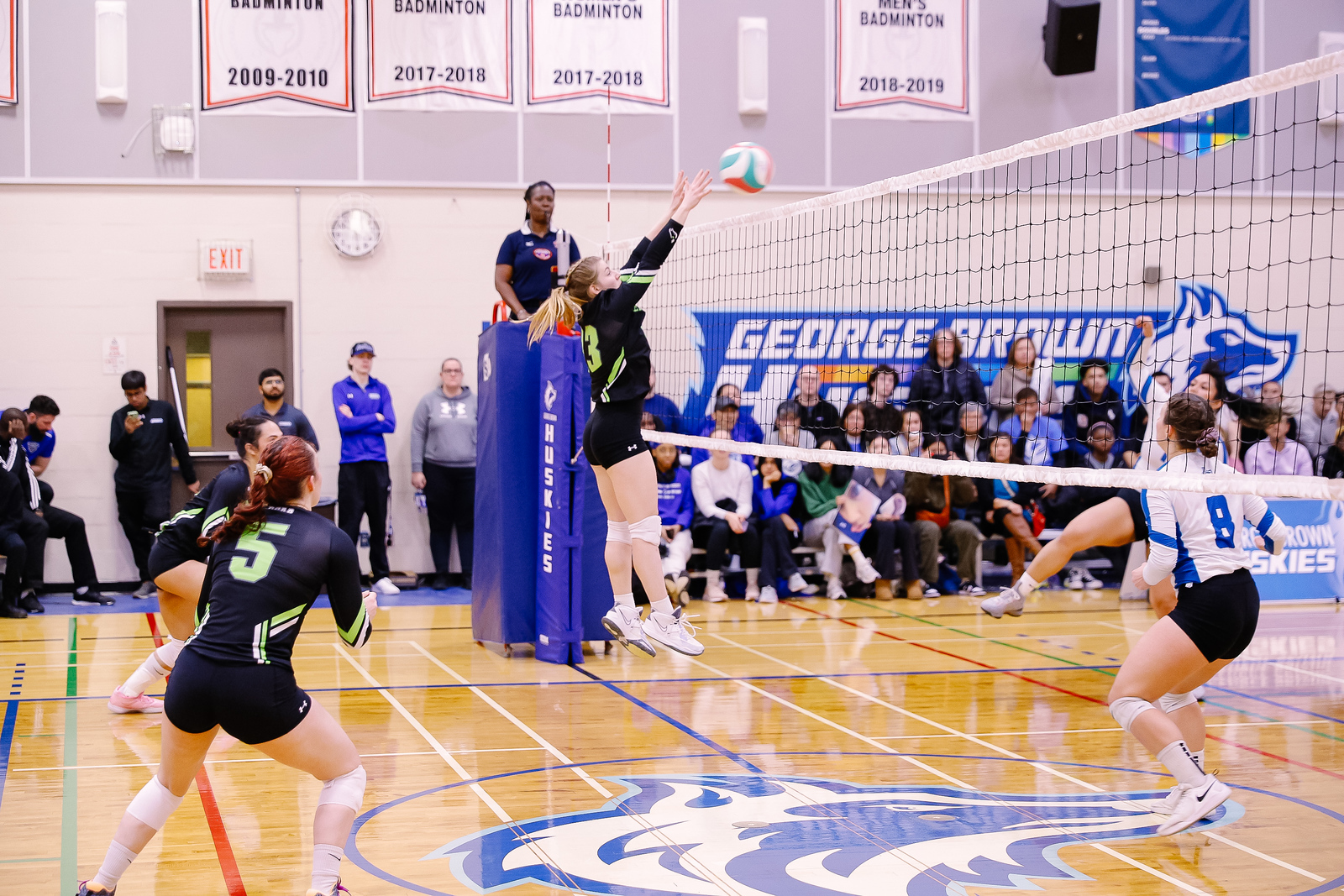 Colts Defeat Huskies on the Road
